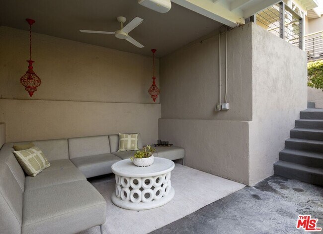 Building Photo - 5692 Holly Oak Dr