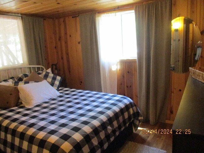 Building Photo - 622 S Cottontail Lane Pinetop, AZ 85935