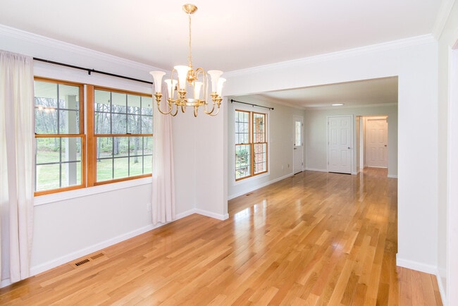 Building Photo - 6868 Crane Rd