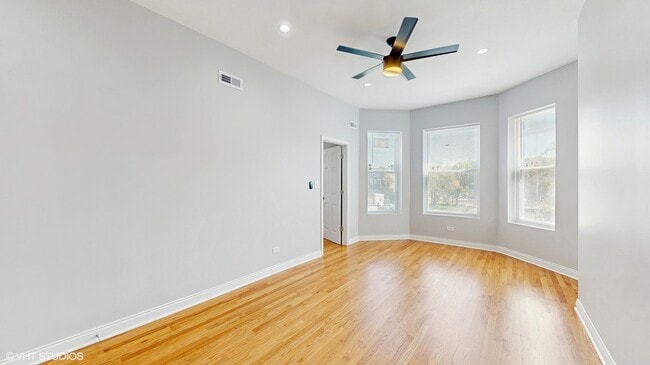 Building Photo - 1422 S Avers Ave