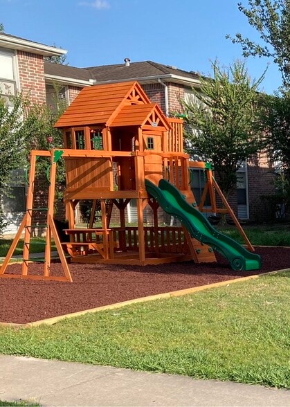 Family Friendly - Porter Plaza Apartments