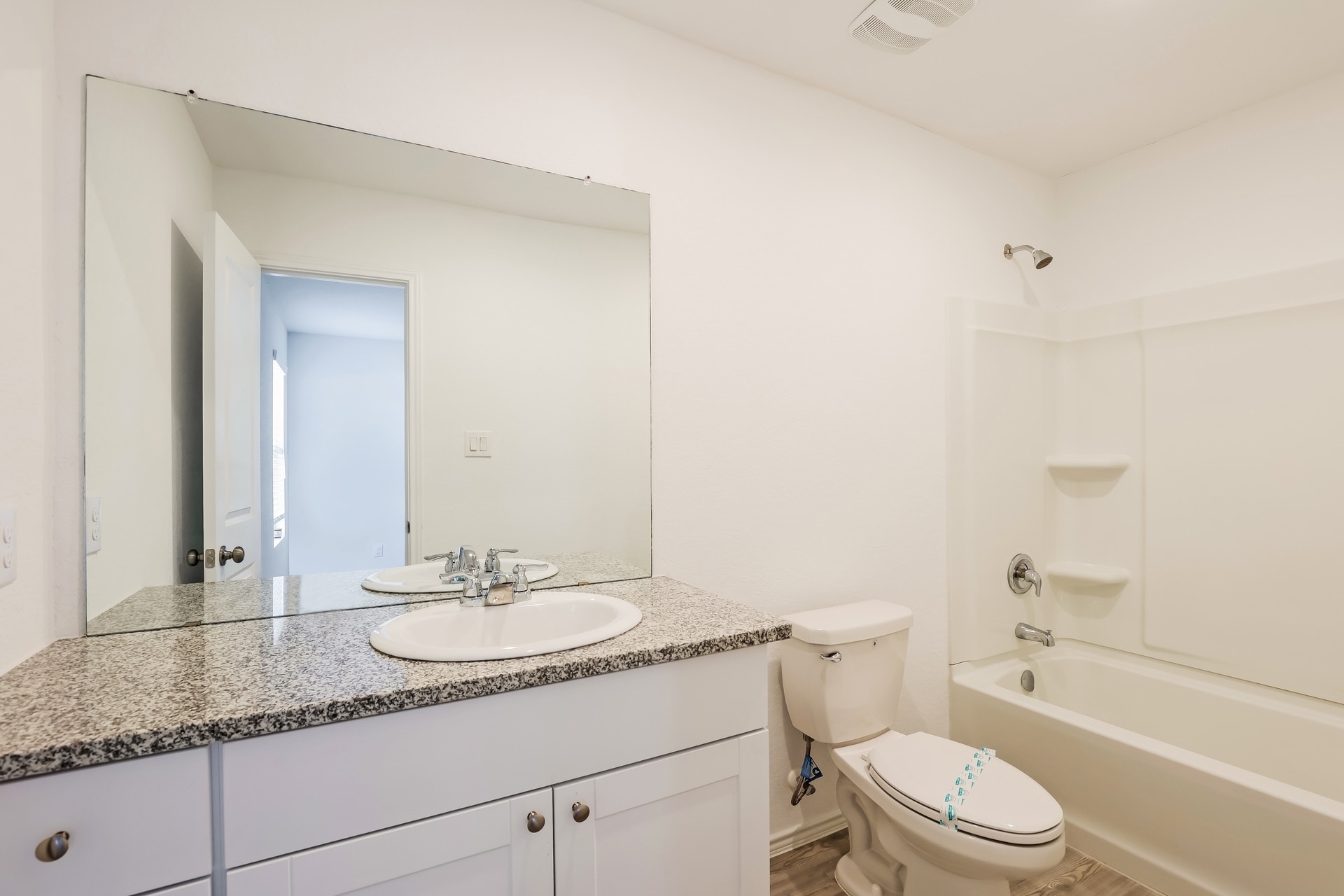 Building Photo - 2714 Robles St