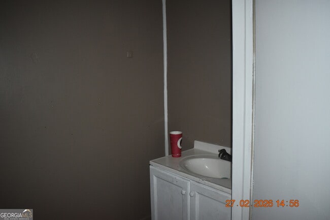 Building Photo - 4048 Kemper Ave