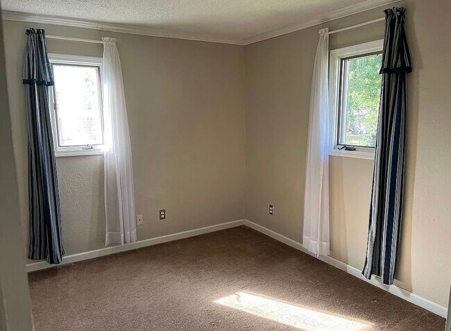 Bedroom 1 - 207 Kibler Rd