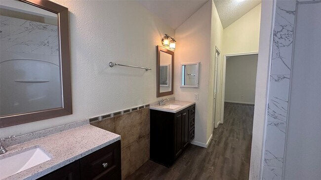 Building Photo - 4626 Green Trail Dr