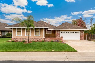 Building Photo - $500.00 off 1st Mo Rent: Move In Special! Quiet & Central Neighborhood - 3 Bedroom 2 Bathroom - L...