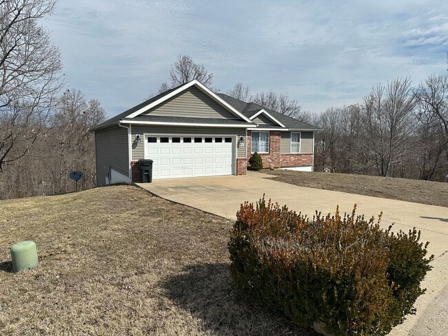 Building Photo - Beautiful 3 bedroom 3 bathroom!!