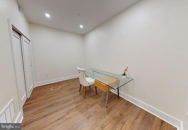 Building Photo - 150 S Independence Mall W