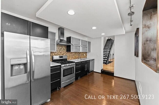 Building Photo - 907 N 5th St
