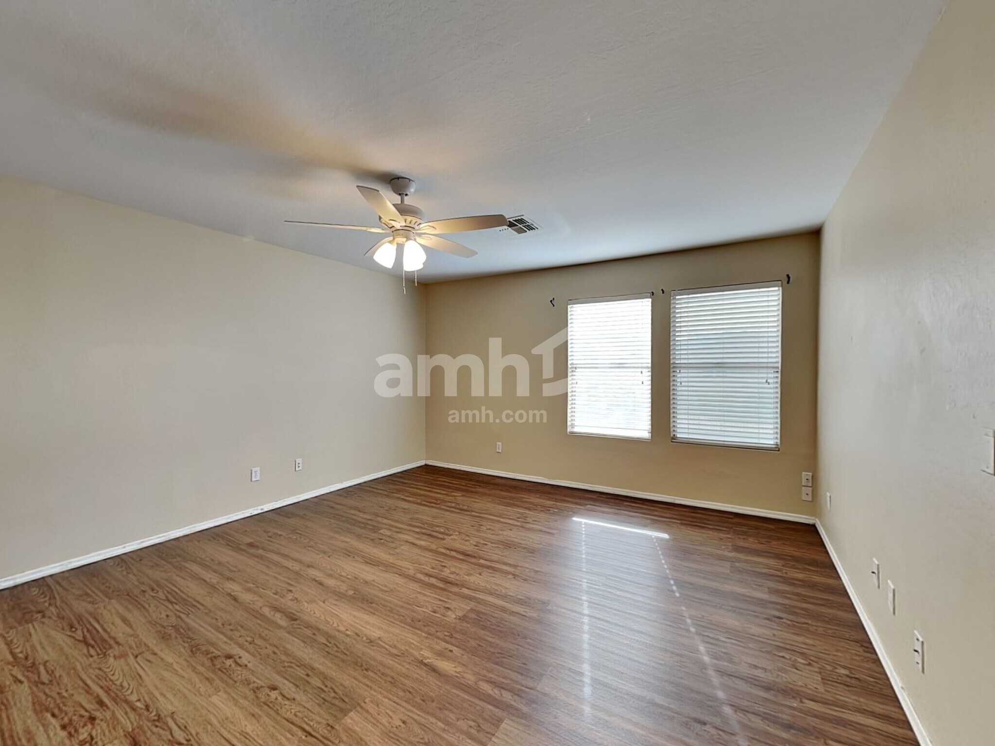 Building Photo - 3131 W Alta Vista Rd