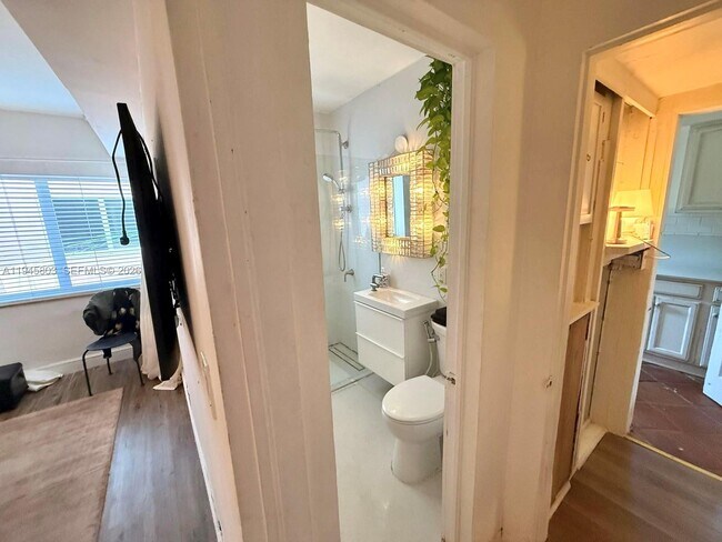 Building Photo - 1785 Calais Dr