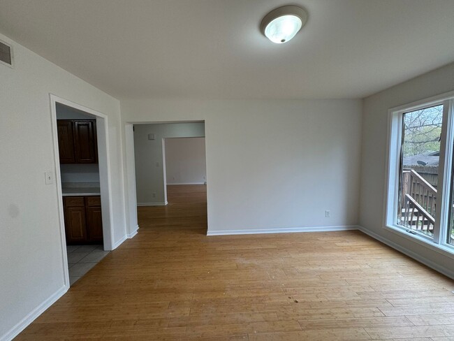 Building Photo - 201- 203 Briarcrest Ct