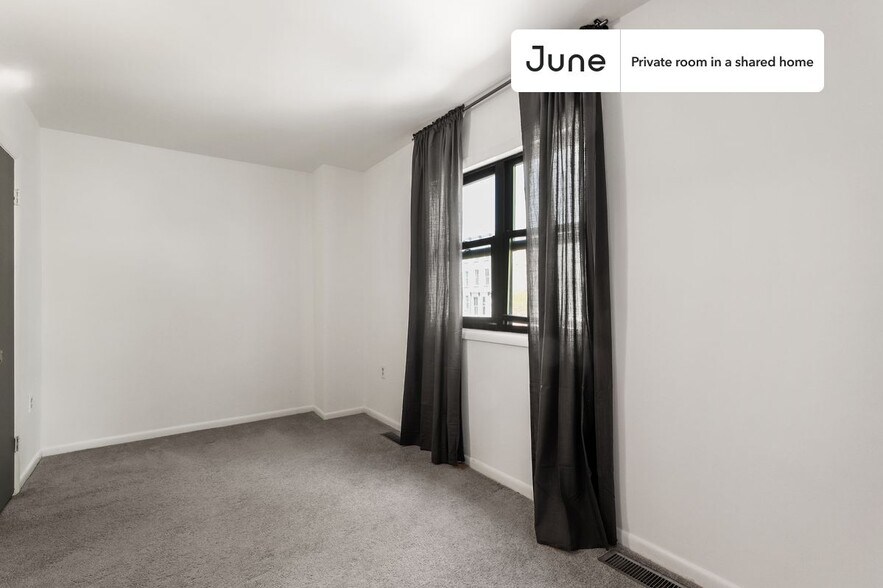 Building Photo - Room in Shared 5 bed/3 bath home