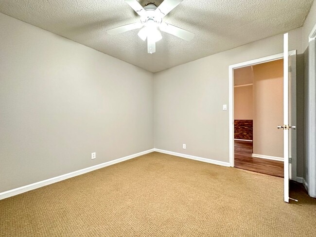 Building Photo - 28 Leonard Dr