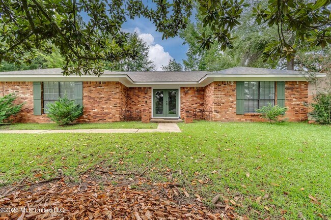 Building Photo - 9 Treeway Dr