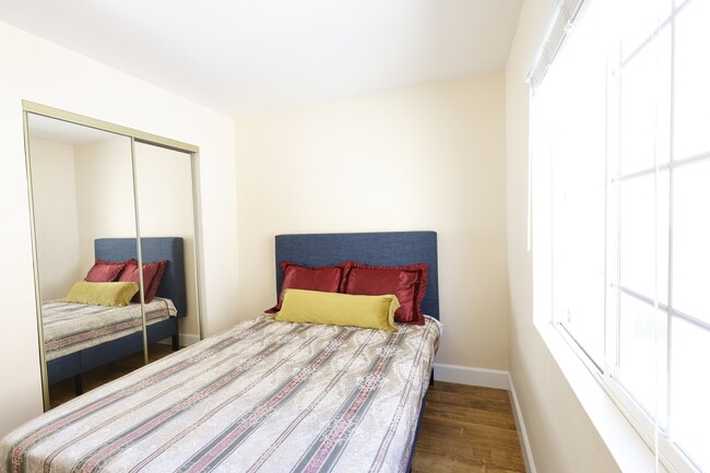 Building Photo - 18621 Bryant St