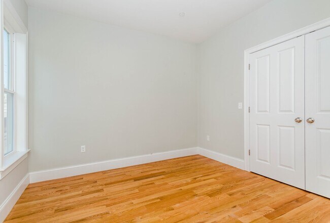 Building Photo - 218 Ashmont St