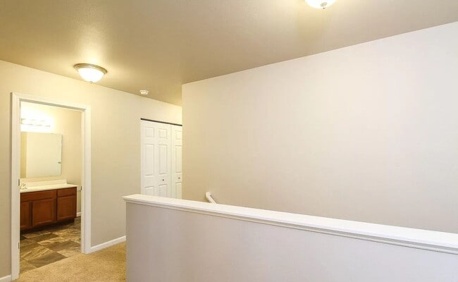 Building Photo - Newer 4 Bedroom Home for Lease