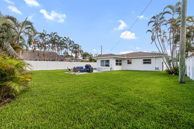 Building Photo - 987 Boca Ciega Isle Dr