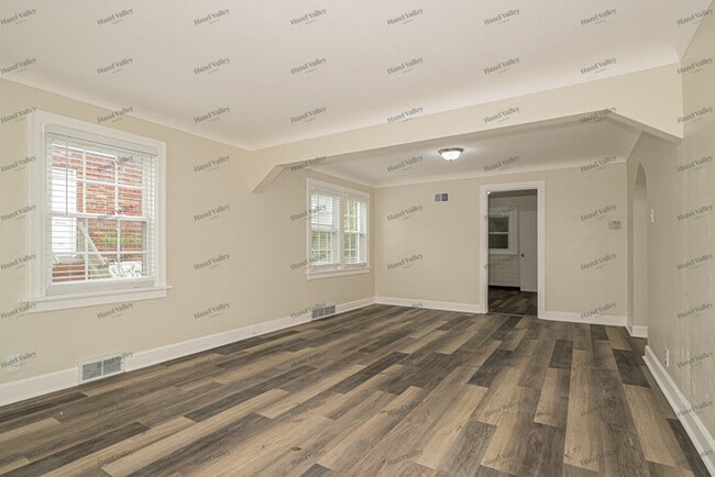 Building Photo - 8932 Pallardy Ln