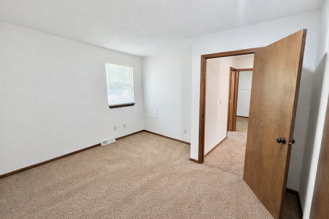 Building Photo - La Chateau Duplexes