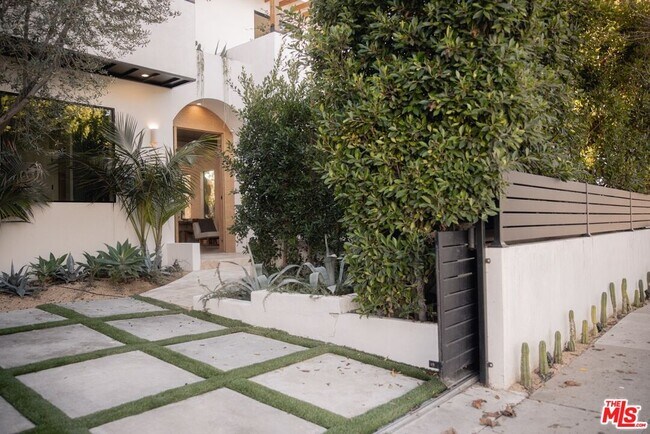 Building Photo - 6546 Colgate Ave