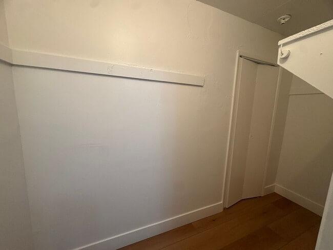 Building Photo - 4018 W 142nd St