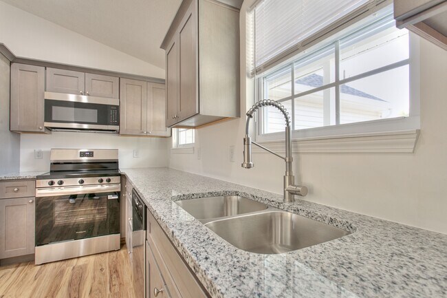 Building Photo - 1059 Waynoka Dr