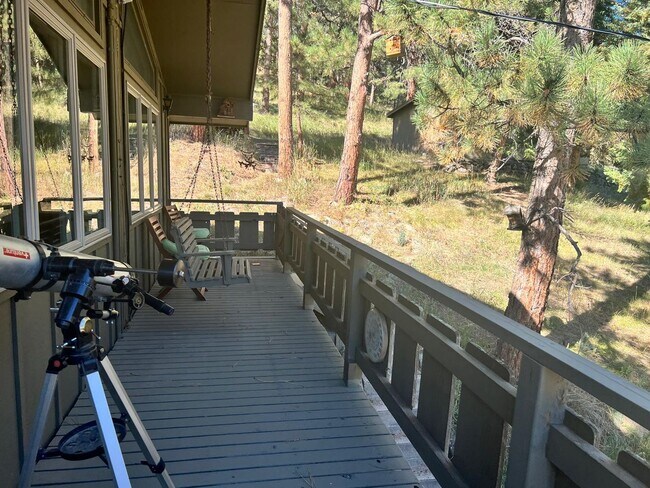 Building Photo - Executive Rental Fully Furnished PERFECT GETAWAY, MOUNTAIN RETREAT WITHIN TOWN!!