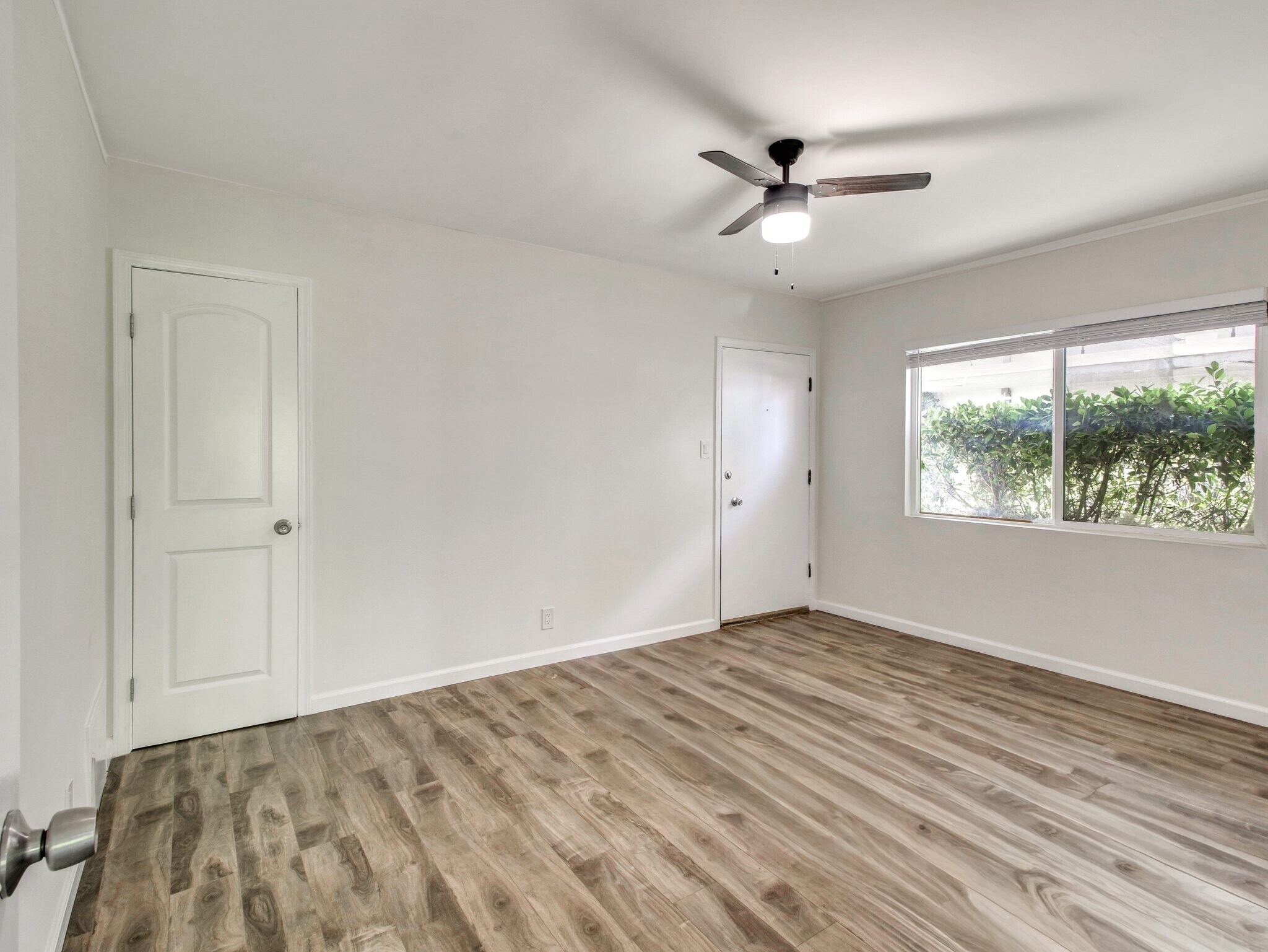 Building Photo - 1040 N Sierra Bonita Ave