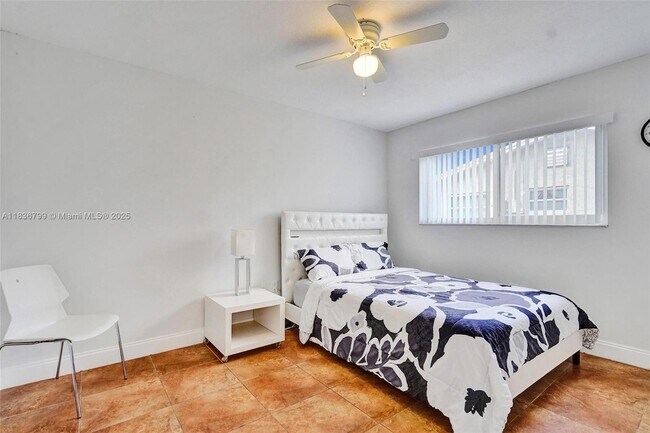 Building Photo - 10850 NW 29th Manor