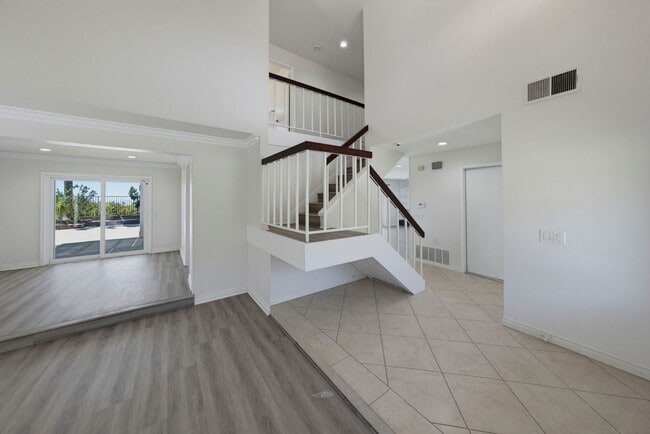 Building Photo - GORGEOUS VIEWS of Anahiem Hills