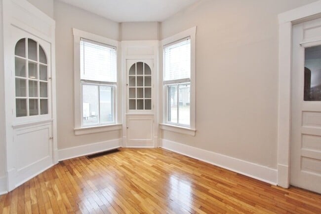 Building Photo - Updated 3 bedroom 1 bath home in downtown Morris