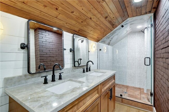 Building Photo - 458 Shannon Dr SW
