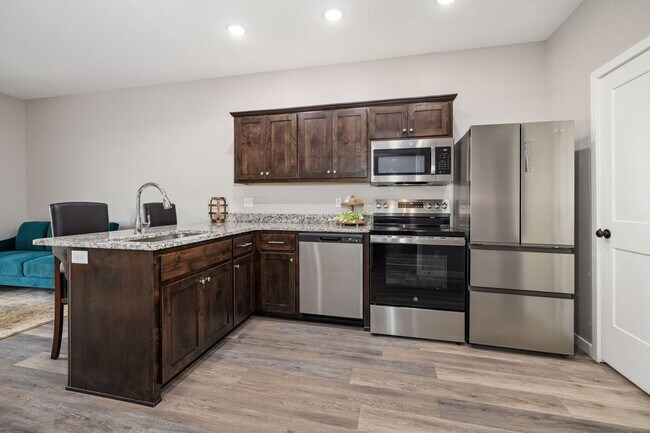 Building Photo - The Vibe Crossing