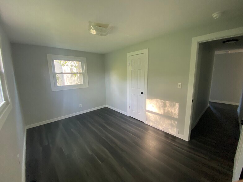 Back Bedroom - 1326 Westcott St