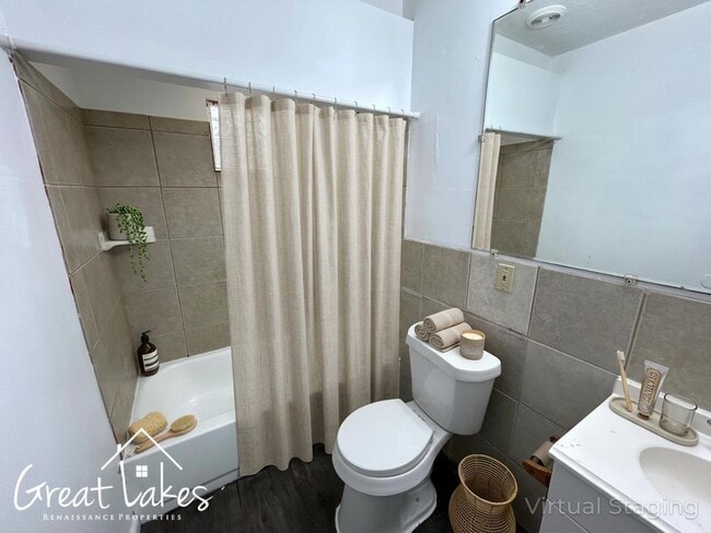 Building Photo - Beautiful 2 Bedroom 1 Bathroom now available for rent!