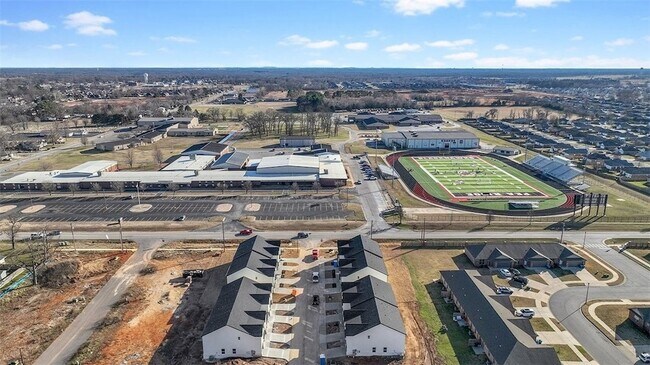 Building Photo - 1700 Cuppett Cir