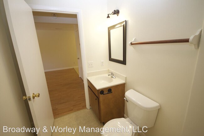 Building Photo - 18 Bearwood Dr