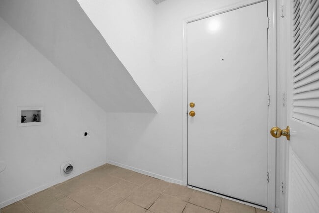 Building Photo - Cozy 3 bedroom 2 bath home in East El Paso! Special- No admin fee!