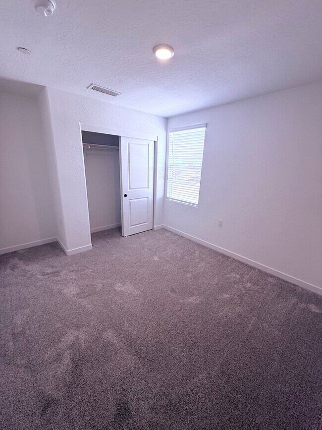 Building Photo - 4026 N Brent Ave