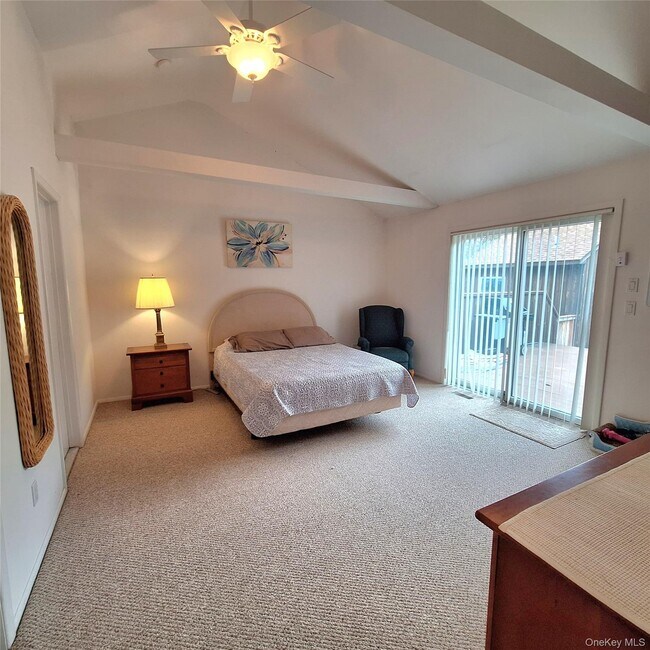 Building Photo - 7 Clay Pit Rd