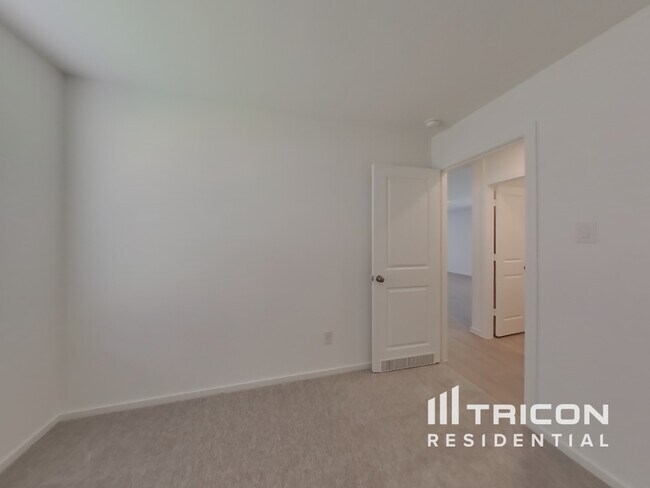Building Photo - 3072 Dawn Sound Dr