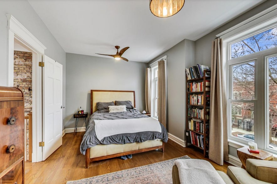Primary bedroom - 719 S Claremont Ave