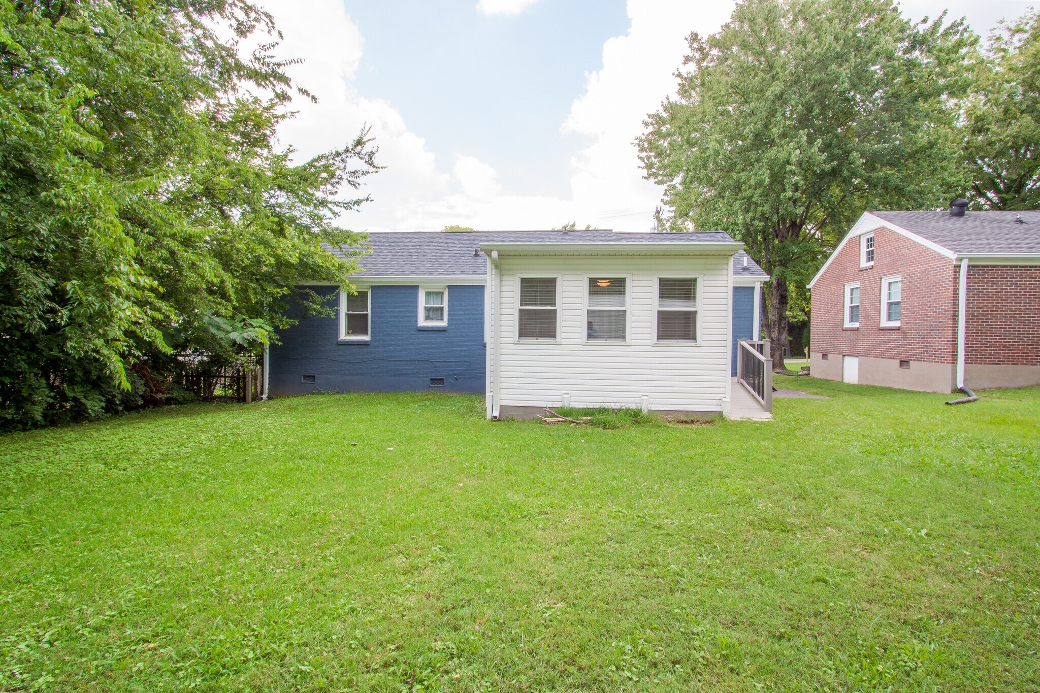 Building Photo - 531 Rosedale Ave