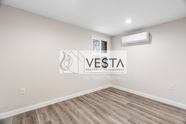 Building Photo - 2383 Dutch Cove Rd