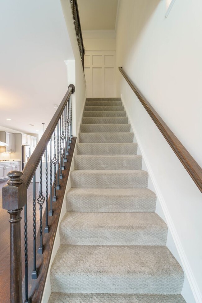Building Photo - 3 bedroom 3 bath townhouse in Brambleton