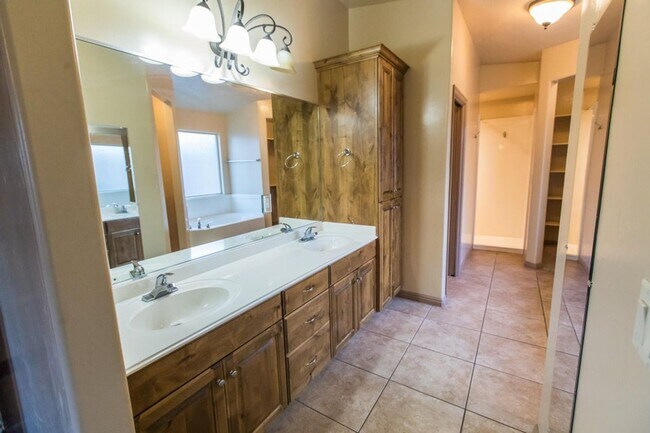 Building Photo - Custom 3 Bedroom Single-Family Home in Pri...