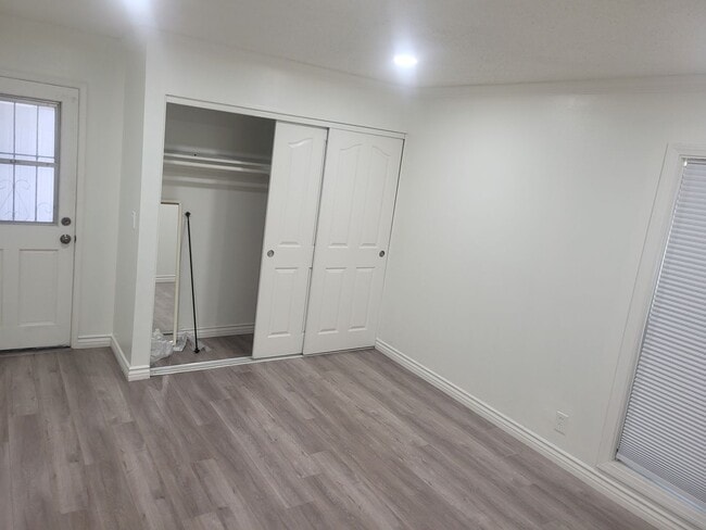 Building Photo - Lovely Cypress townhouse available, garage, patio, laundry and pool access