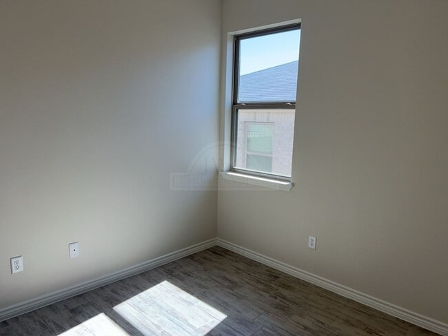 Building Photo - 5102 Rose Petal Ct